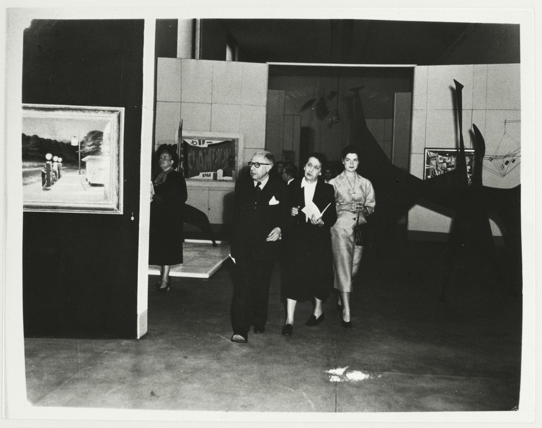 Exhibition opening, 12 Modern American Painters and Sculptors. Exhibition held at the Musée National d’Art Moderne, Palais de Tokyo (April 24 – June 7, 1953)