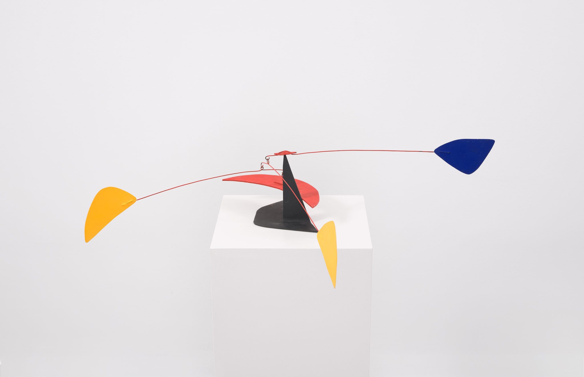 Alexander Calder's Low Three Feathers