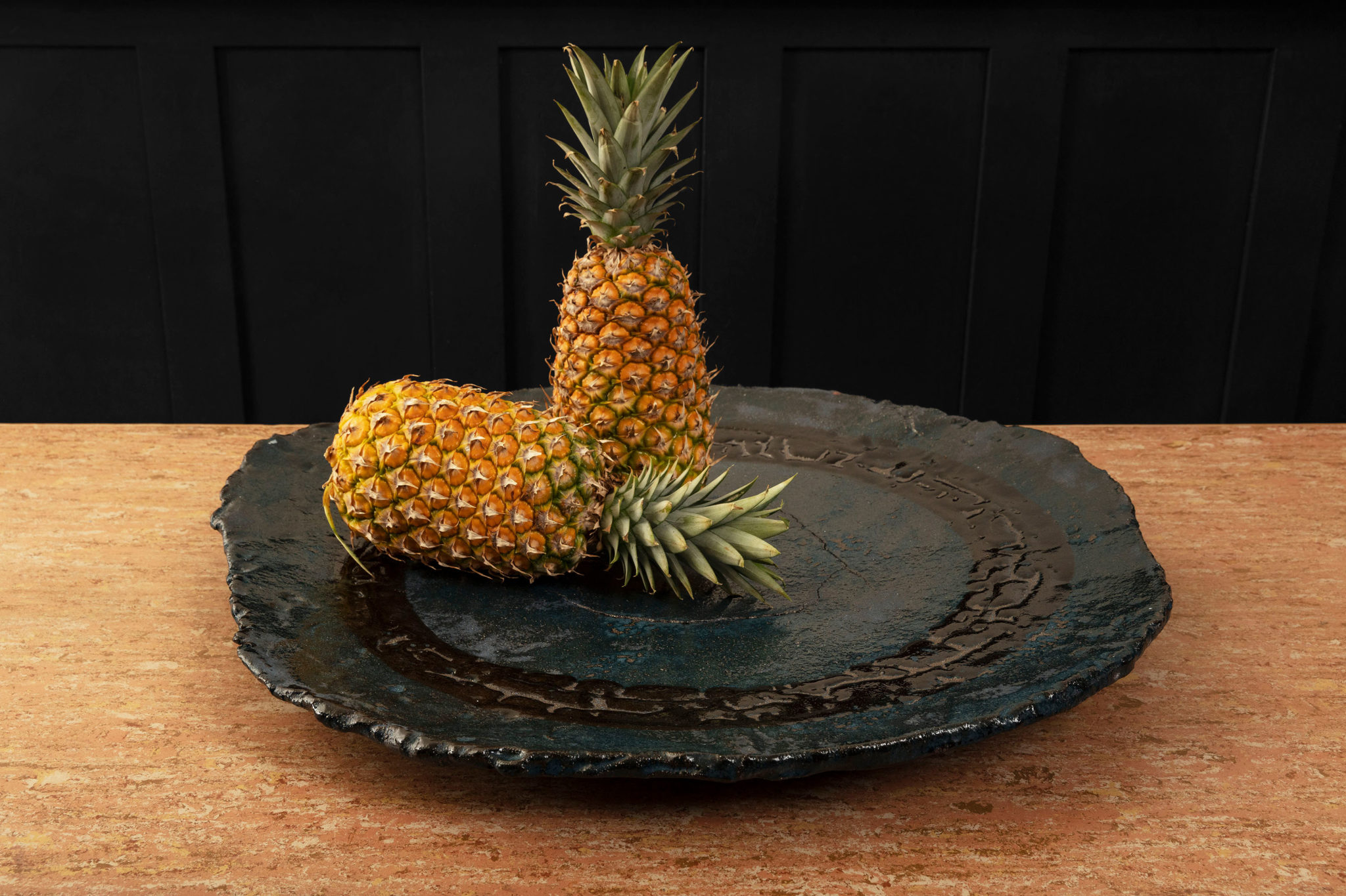 Peter Regli's ceramic bowl RH_391_022 (2020) with pineapples