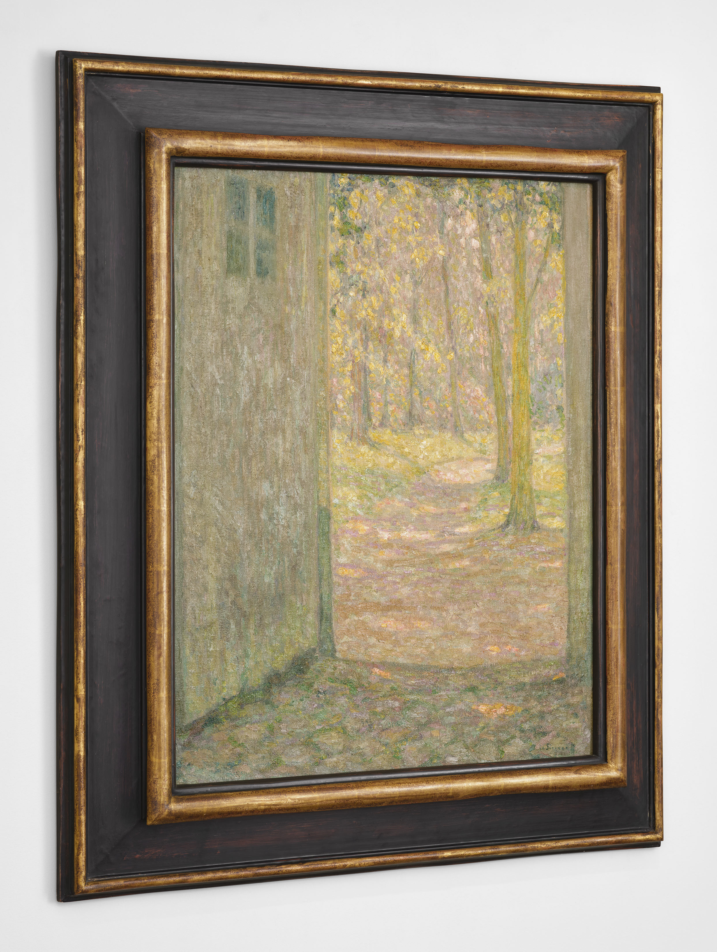 Angled view of Henri Le Sidaner's painting titled Petite porte de Trianon