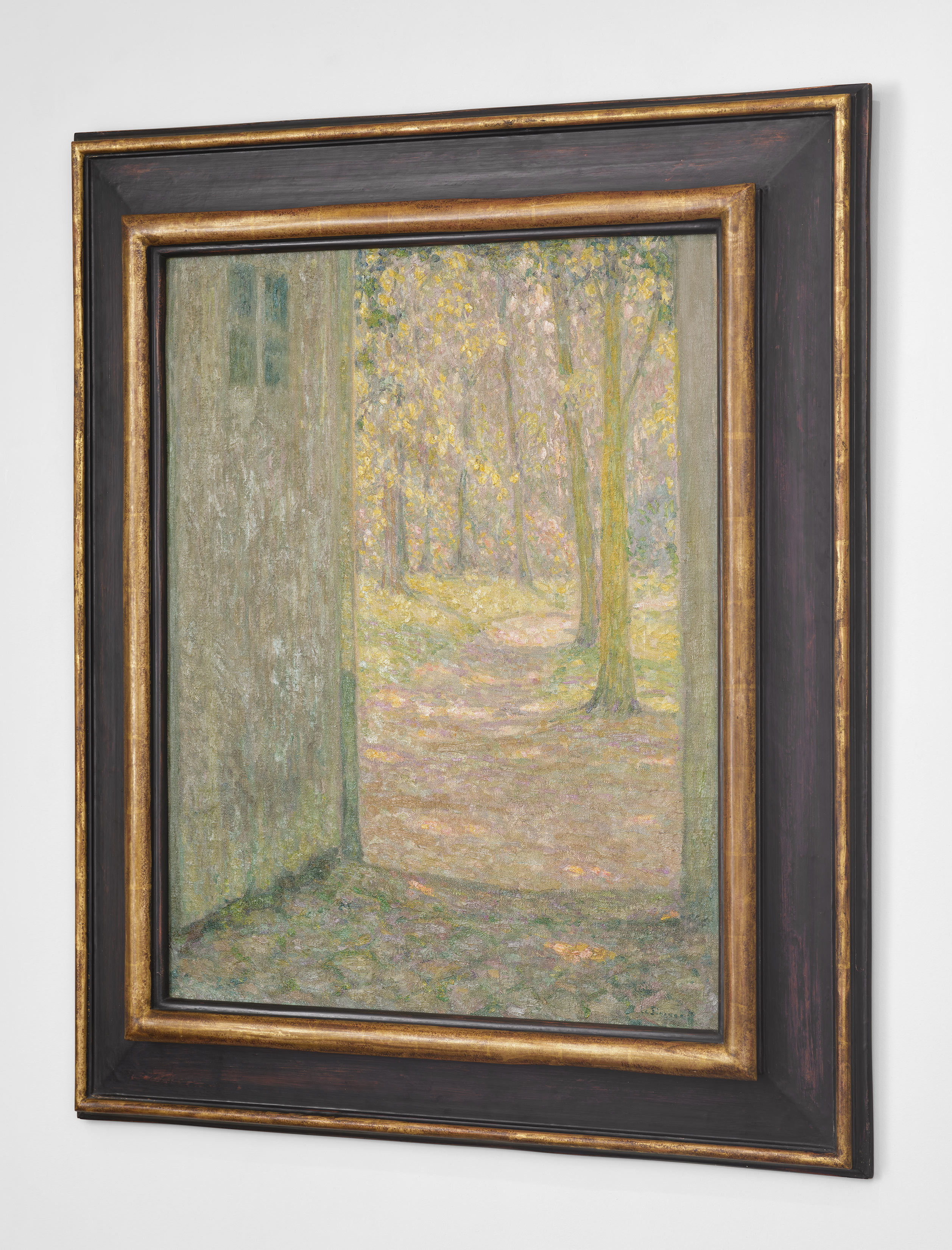 Angled view of Henri Le Sidaner's painting titled Petite porte de Trianon