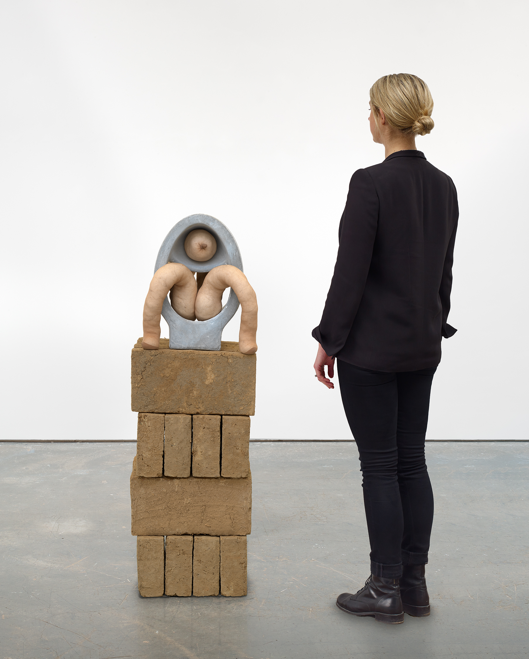 Scale view of Sarah Lucas's sculpture Sheela na gig