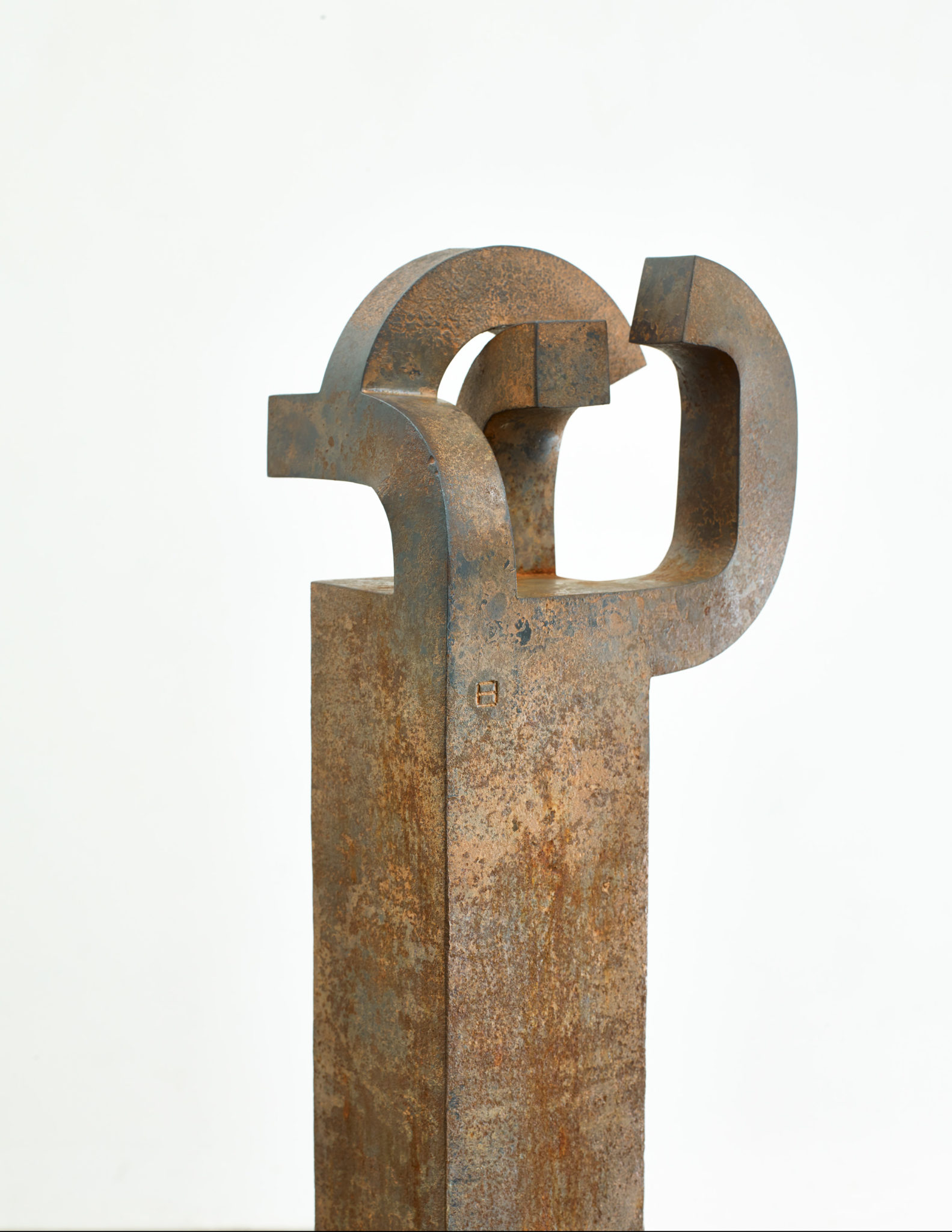 Detail view of Eduardo Chillida's sculpture Besaka, 1987