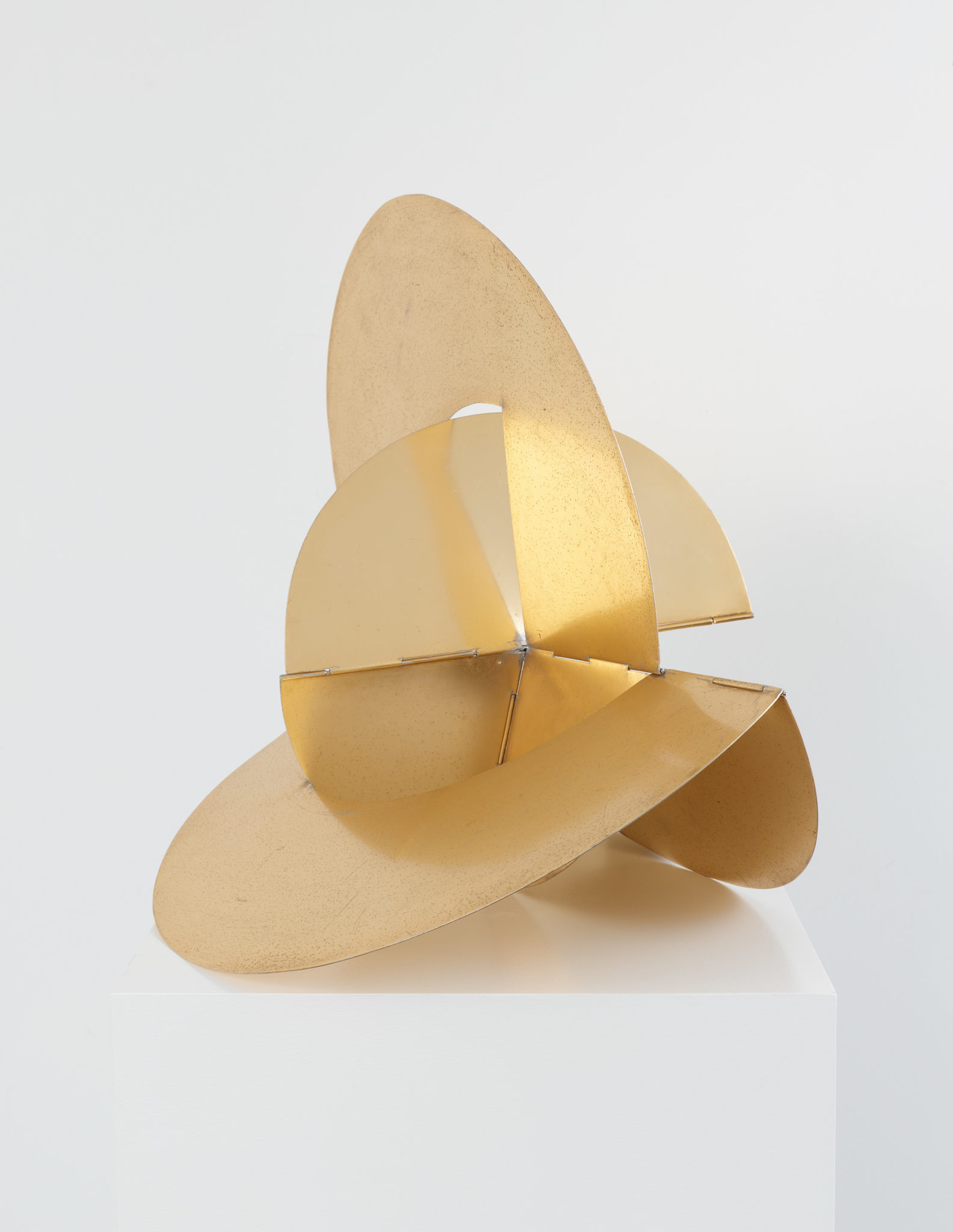 Lygia Clark's sculpture Bicho Parafuso sem fim (Md), 1962